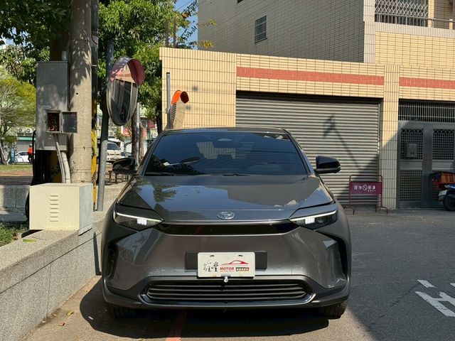 TOYOTA豐田 BZ4X  第2張相片