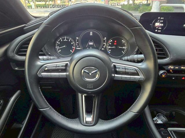MAZDA馬自達 MAZDA 3  第9張相片