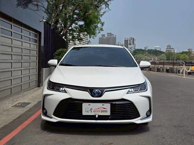 TOYOTA豐田 COROLLA ALTIS HYBRID  第2張相片