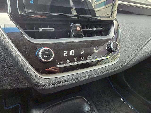 TOYOTA豐田 COROLLA ALTIS HYBRID  第12張相片