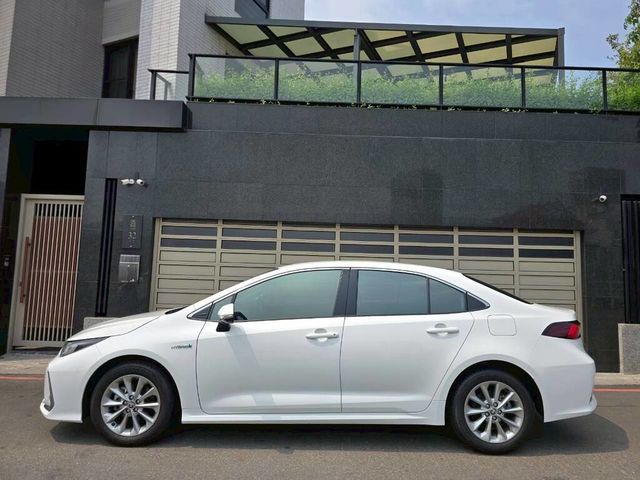 TOYOTA豐田 COROLLA ALTIS HYBRID  第17張相片