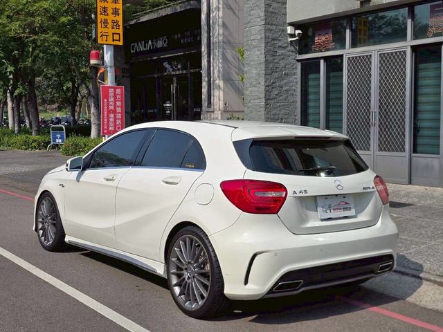 M-BENZ賓士 A45 AMG  第3張相片