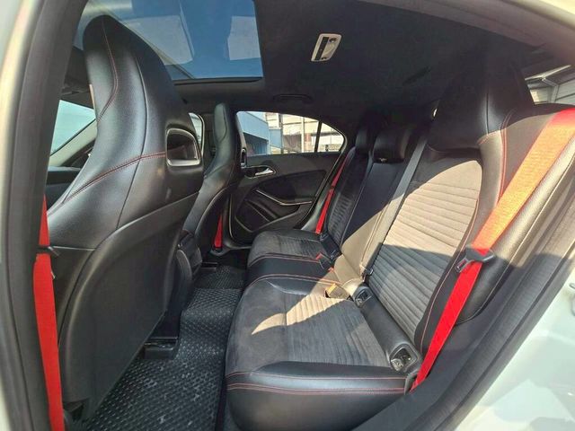 M-BENZ賓士 A45 AMG  第8張相片