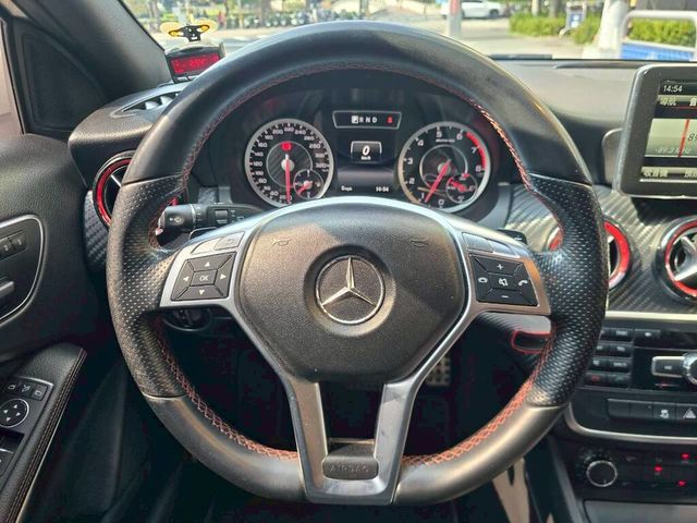 M-BENZ賓士 A45 AMG  第9張相片