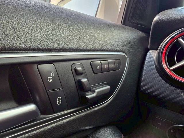 M-BENZ賓士 A45 AMG  第14張相片