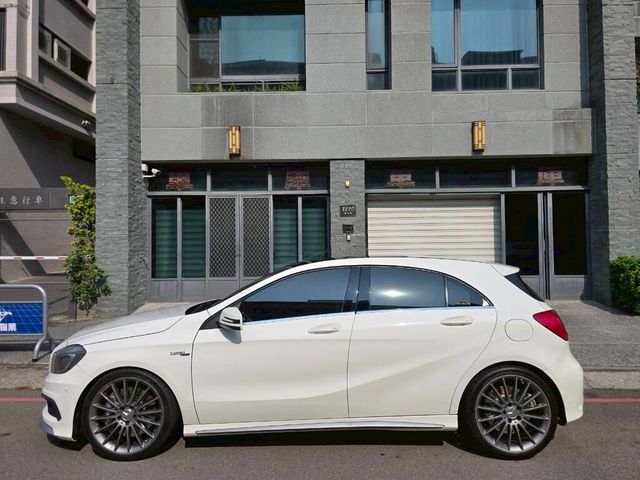 M-BENZ賓士 A45 AMG  第15張相片