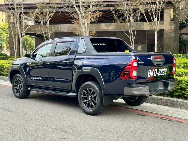 TOYOTA豐田 HILUX  第2張相片