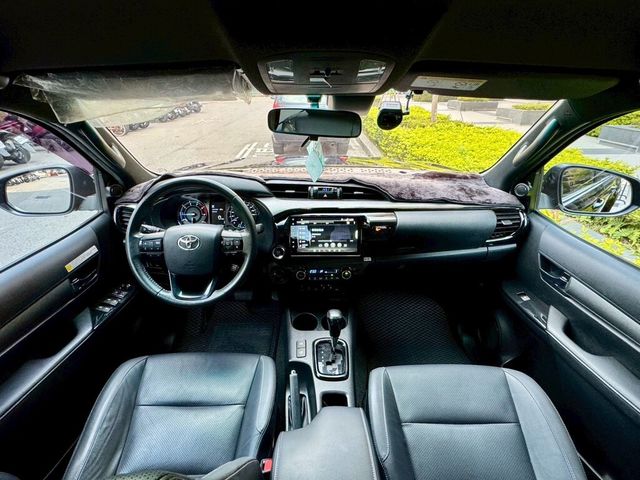 TOYOTA豐田 HILUX  第3張相片
