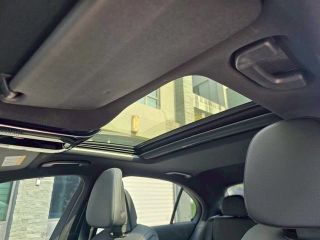 M-BENZ賓士 C300  第6張相片