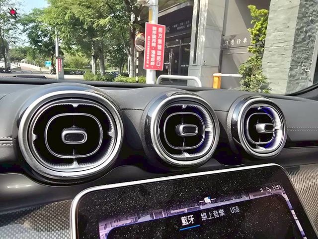 M-BENZ賓士 C300  第9張相片