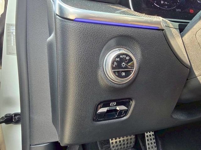 M-BENZ賓士 C300  第13張相片