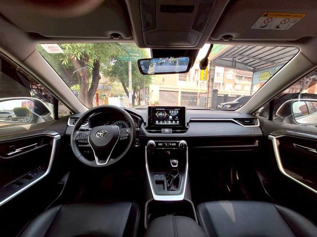 TOYOTA豐田 RAV4  第5張相片