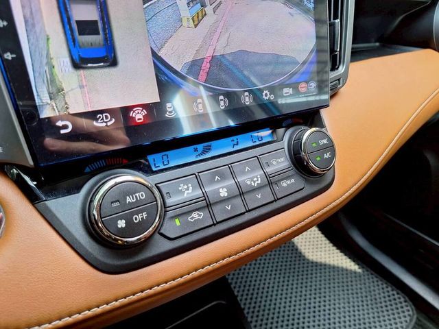 TOYOTA豐田 RAV4  第9張相片