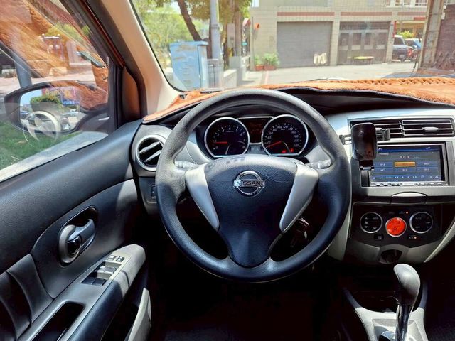 NISSAN日產 LIVINA  第9張相片
