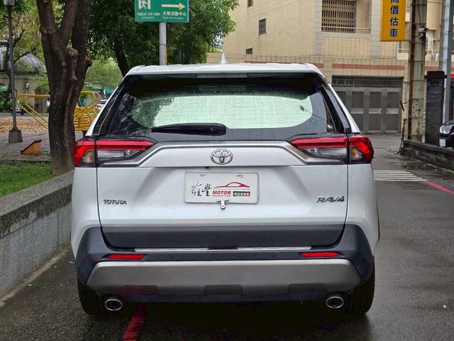 TOYOTA豐田 RAV4  第4張相片