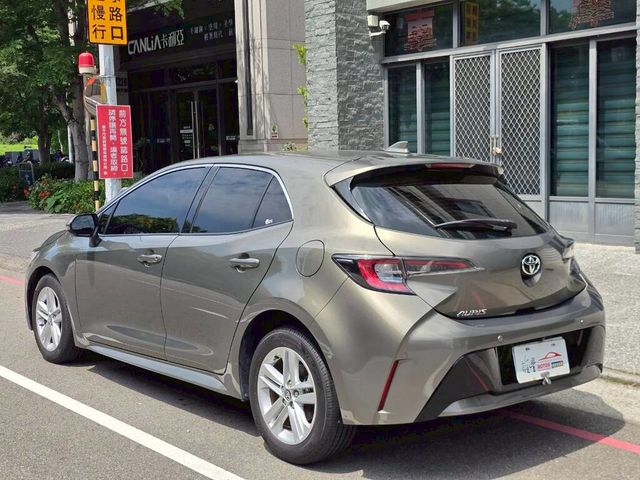 TOYOTA豐田 AURIS  第3張相片