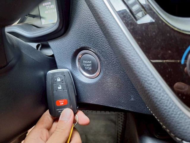 TOYOTA豐田 AURIS  第10張相片