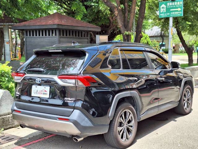 TOYOTA豐田 RAV4  第3張相片
