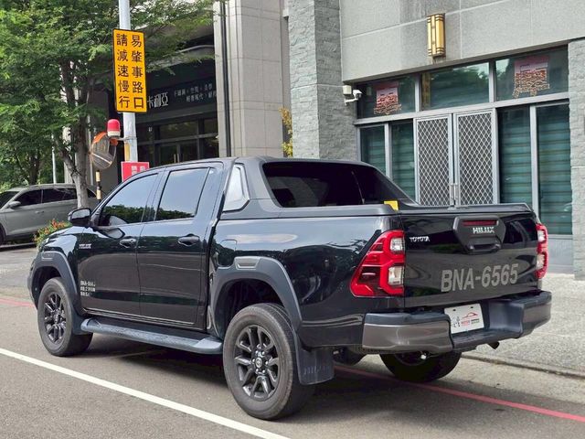 TOYOTA豐田 HILUX  第3張相片