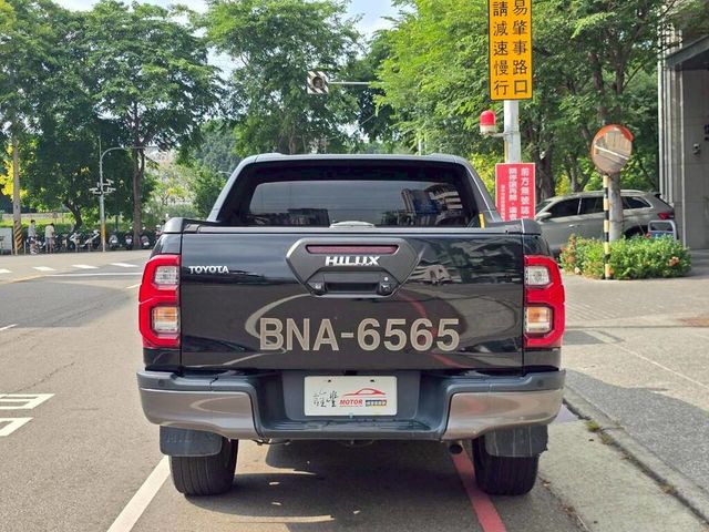 TOYOTA豐田 HILUX  第4張相片
