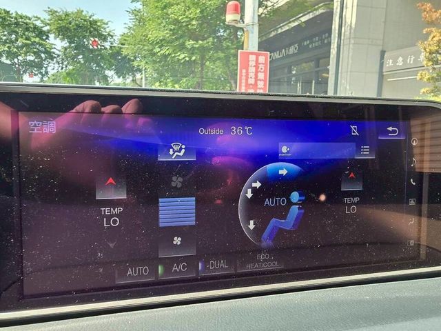 LEXUS凌志 RX200T  第12張相片