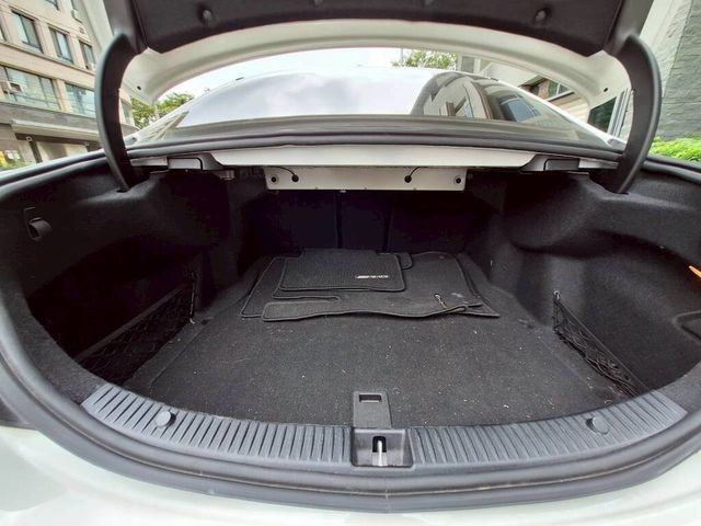 M-BENZ賓士 C300  第8張相片