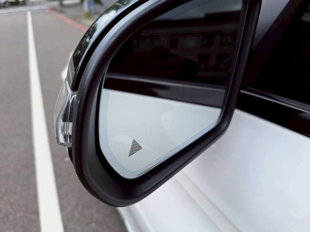 M-BENZ賓士 C300  第14張相片