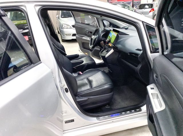 TOYOTA豐田 WISH  第15張相片