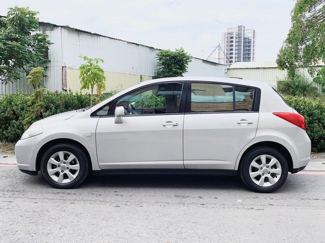 NISSAN日產 TIIDA  第7張相片