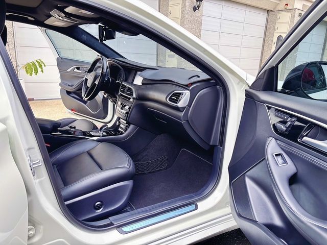 INFINITI無限 Q30  第33張相片