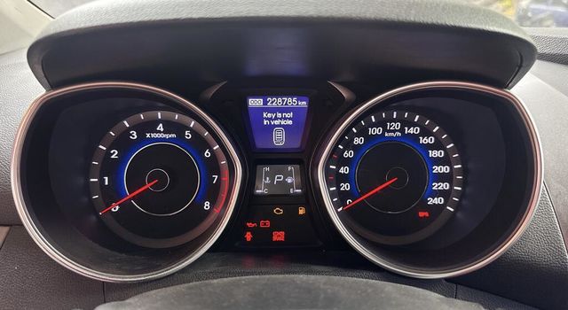 HYUNDAI現代 ELANTRA  第3張相片