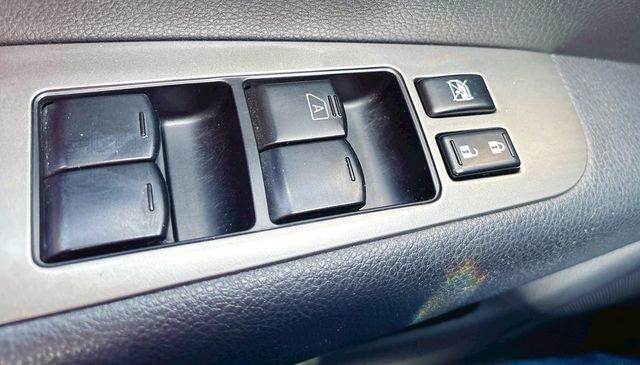 NISSAN日產 LIVINA  第8張相片