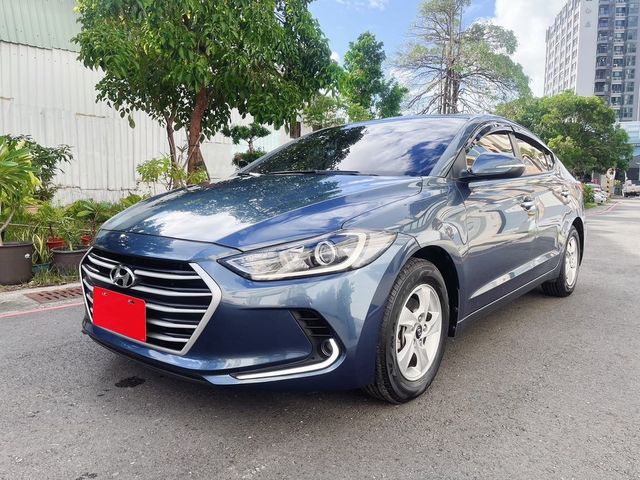 HYUNDAI現代 ELANTRA  第2張相片