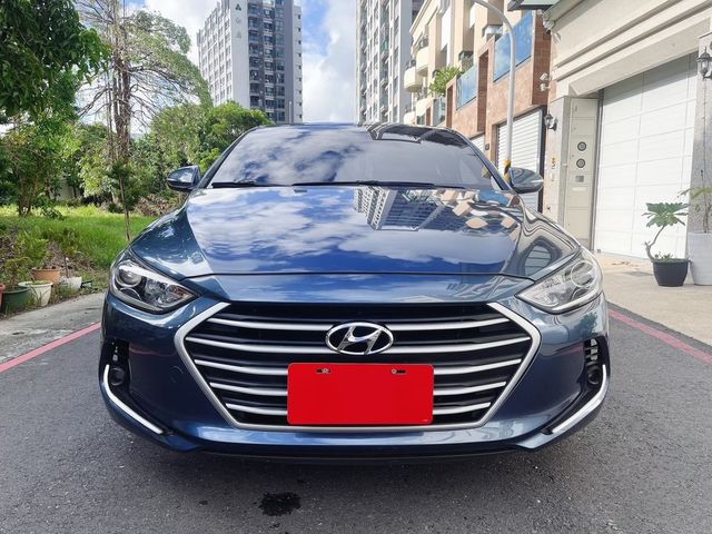 HYUNDAI現代 ELANTRA  第3張相片