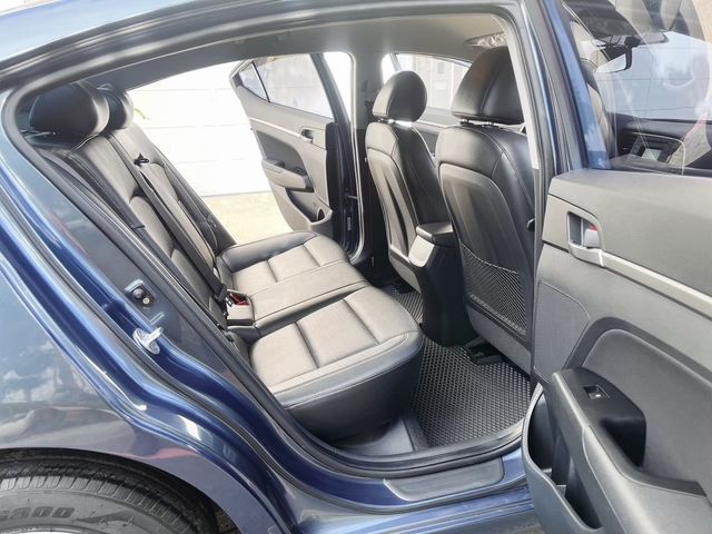 HYUNDAI現代 ELANTRA  第14張相片