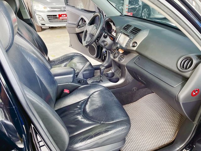 TOYOTA豐田 RAV4  第17張相片