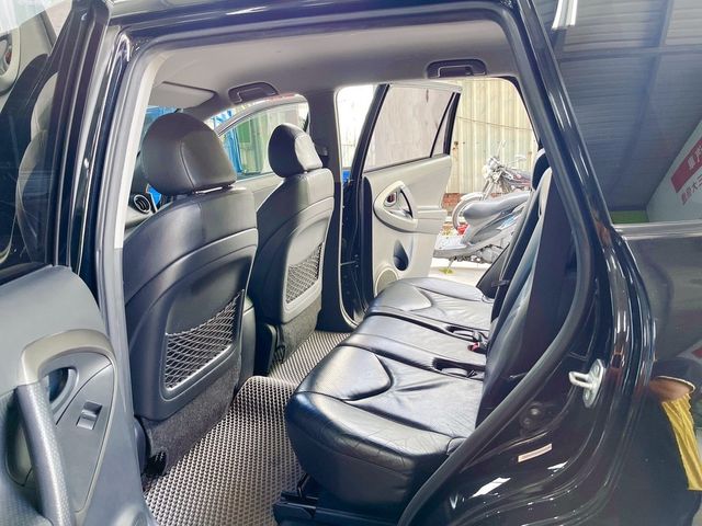 TOYOTA豐田 RAV4  第18張相片