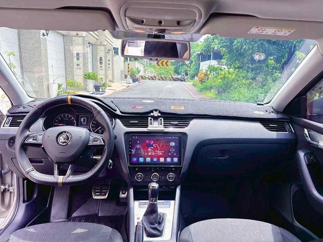 SKODA司科達 OCTAVIA COMBI  第7張相片