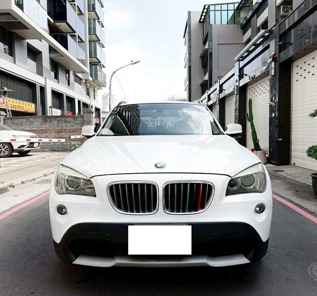 BMW寶馬 X1  第2張相片