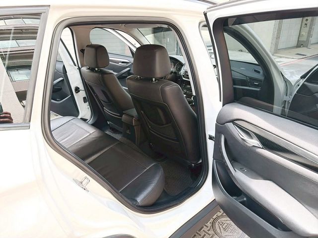 BMW寶馬 X1  第12張相片