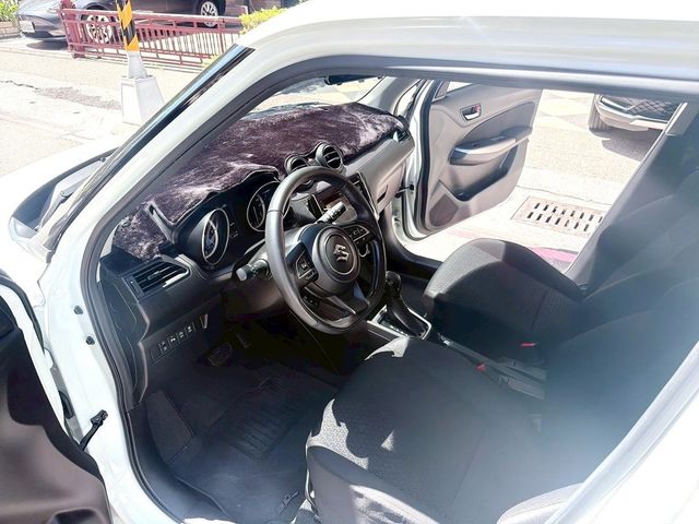 SUZUKI鈴木 SWIFT  第15張相片