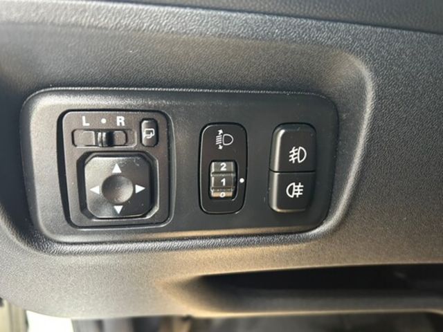 MITSUBISHI三菱 COLT PLUS  第11張相片