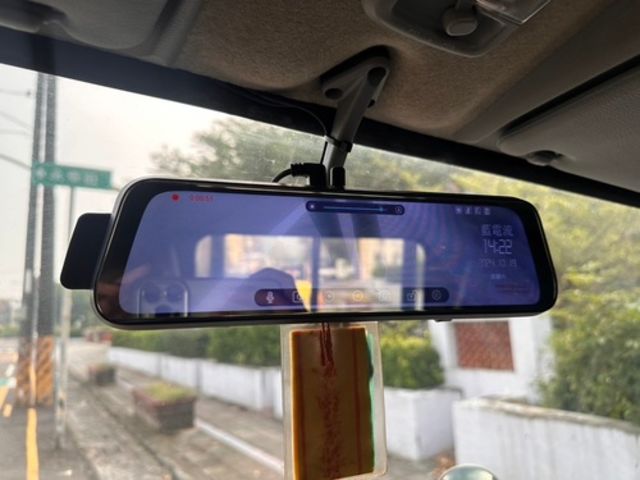 MITSUBISHI三菱 CANTER  第10張相片