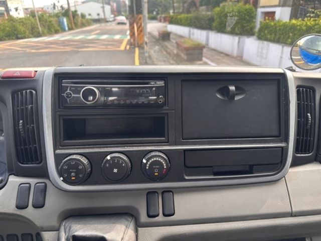 MITSUBISHI三菱 CANTER  第11張相片