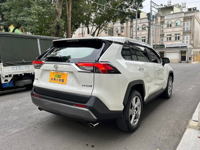 TOYOTA豐田 RAV4  第2張相片