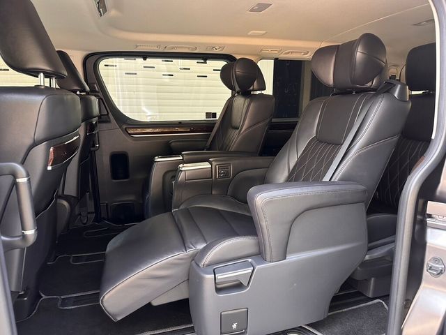 TOYOTA豐田 GRANVIA  第17張相片