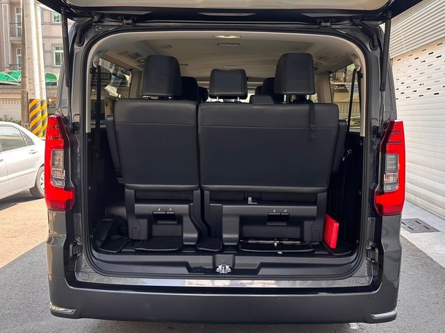 TOYOTA豐田 GRANVIA  第31張相片