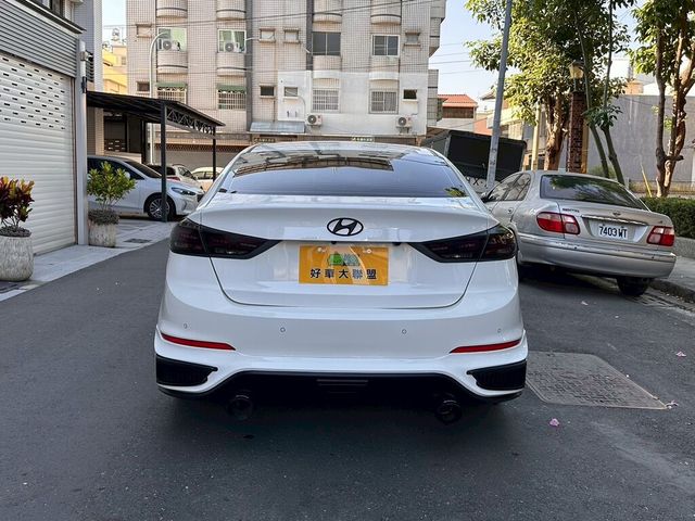 HYUNDAI現代 ELANTRA  第4張相片