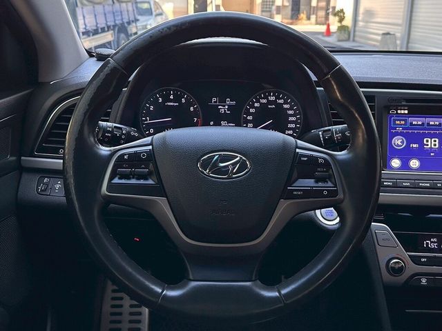 HYUNDAI現代 ELANTRA  第6張相片