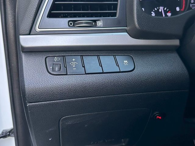 HYUNDAI現代 ELANTRA  第9張相片
